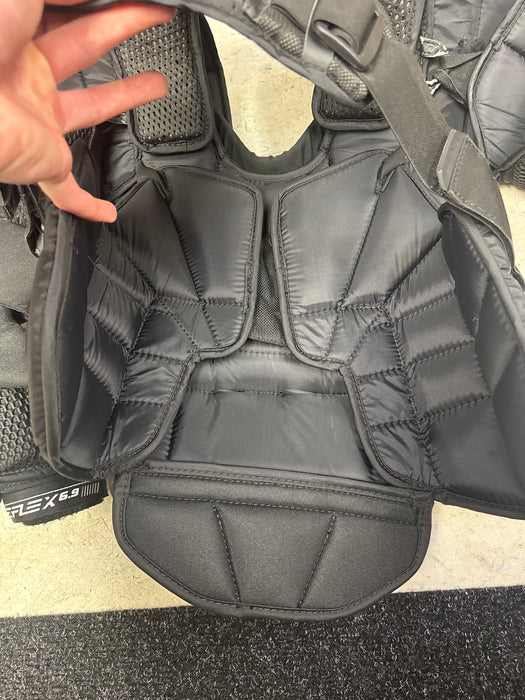 Used CCM EFlex 6.9 Intermediate Medium Chest Protector