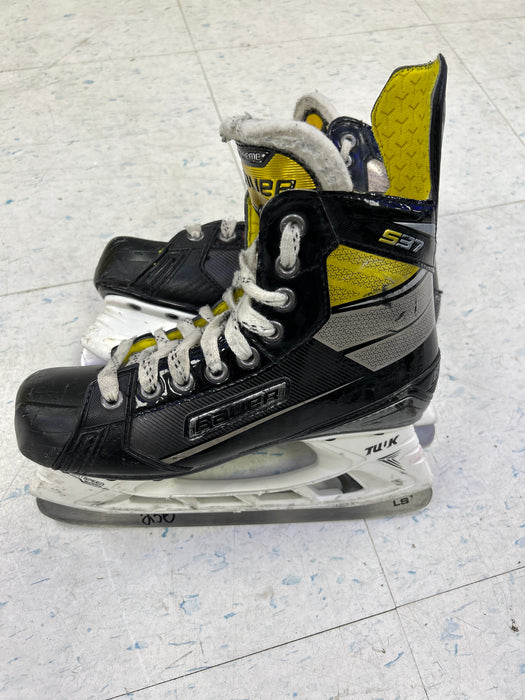Used Bauer Supreme S37 Player Skates