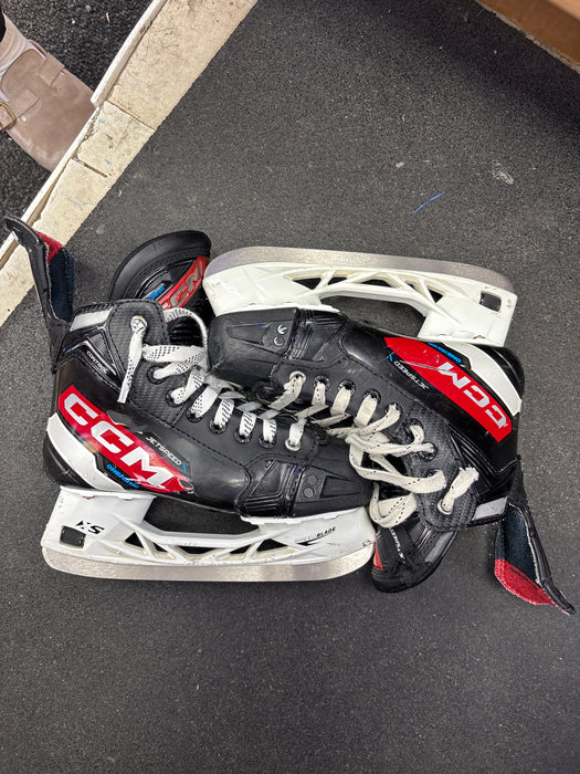 Used CCM JetSpeed Control Size 3.5R Skates