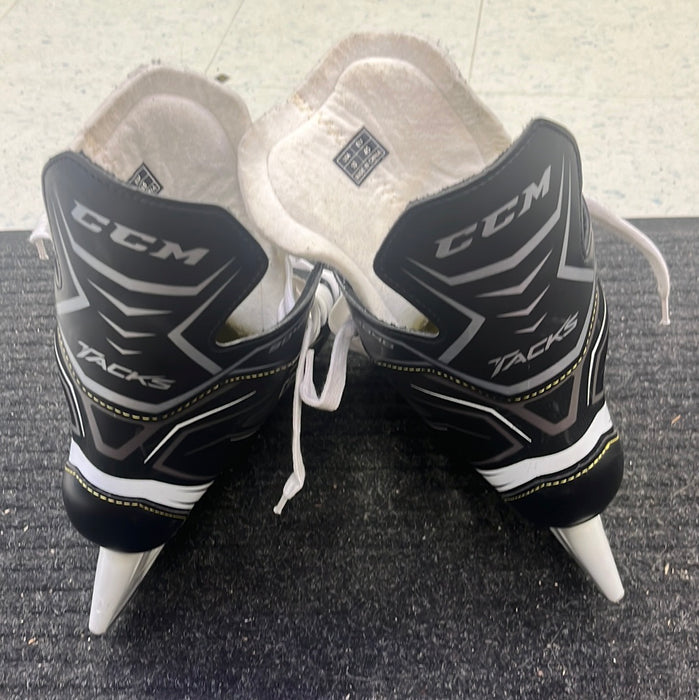 Used CCM Tacks 9040 Size 10 Player Skates