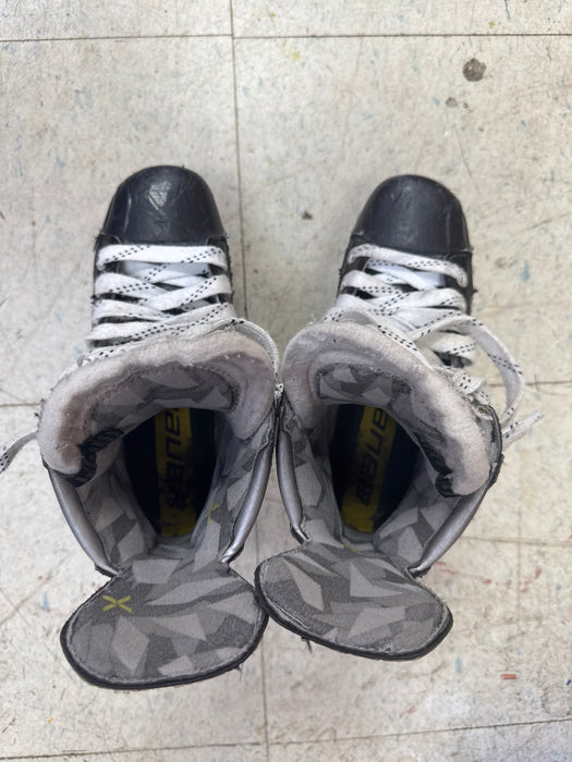 Used Bauer Vapor X3 Skates Size 4.5D