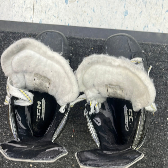Used CCM Tacks AS-V Size 13 Youth Player Skates