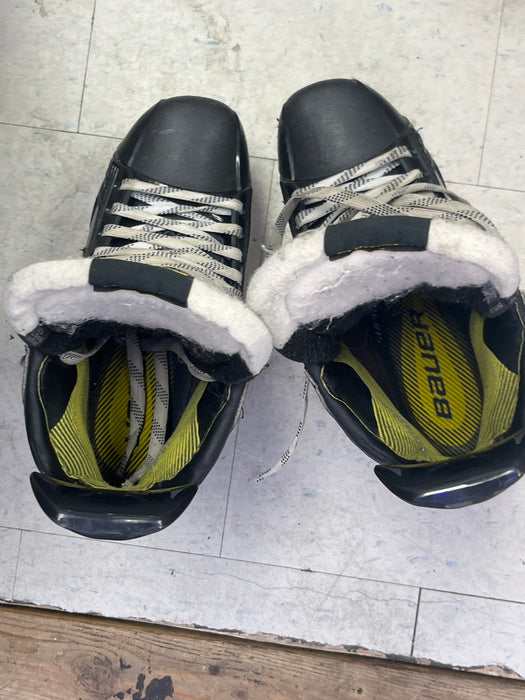Used Bauer Supreme 2S Pro Size 6.5EE Skates