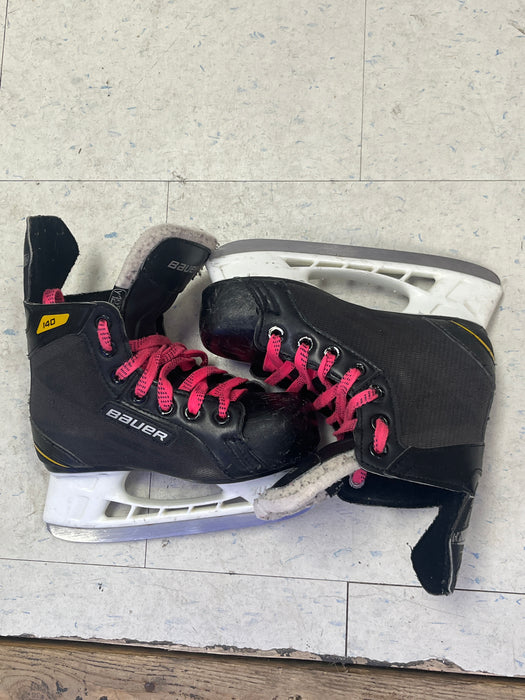 Used Bauer Supreme 140 Size 12 Youth Skates