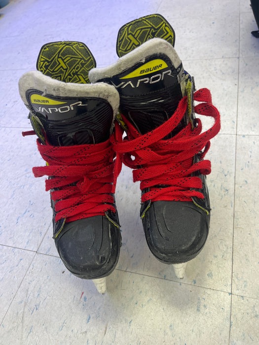 Used Bauer Vapor 3X Size 2.5 Skates