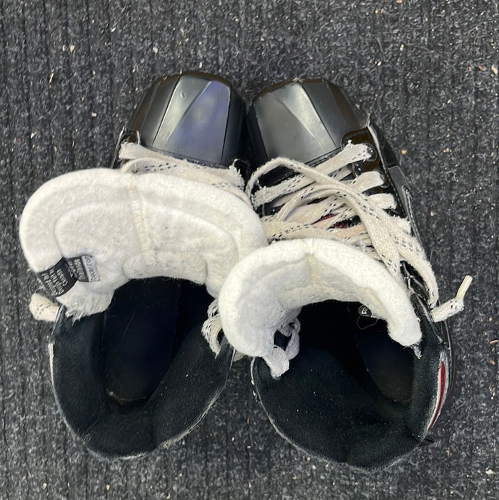 Used Bauer Vapor X700 Size 2 Goal Skates