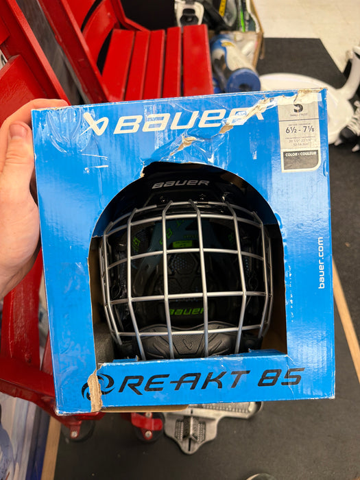 Demo Bauer Re-Akt 85 Senior Small Helmet
