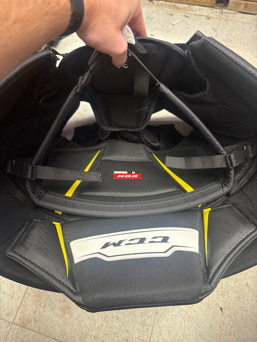 Used CCM Axis Senior Medium Goal Pants