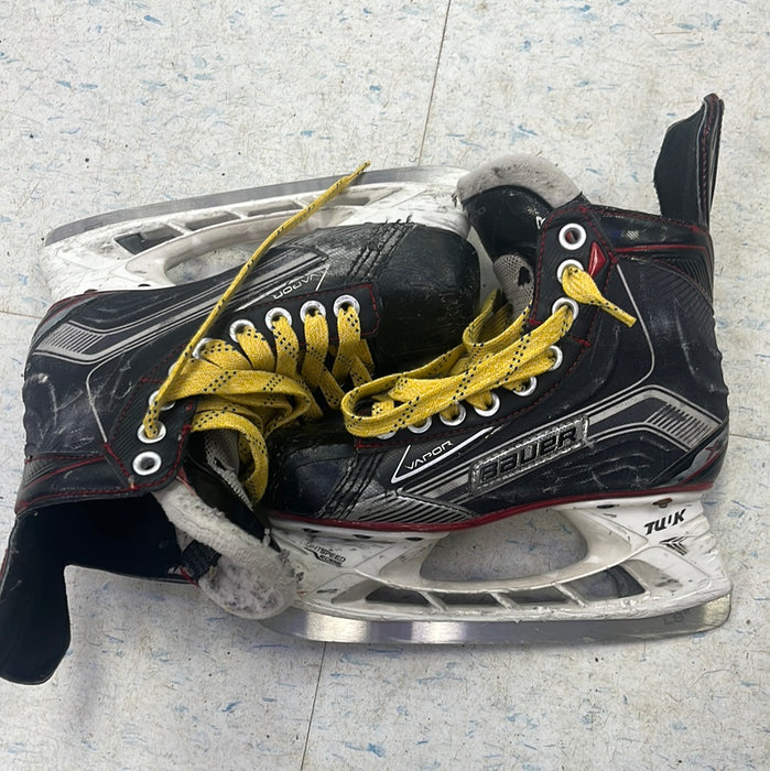 Used Bauer Vapor X500 Size 2 Player Skates