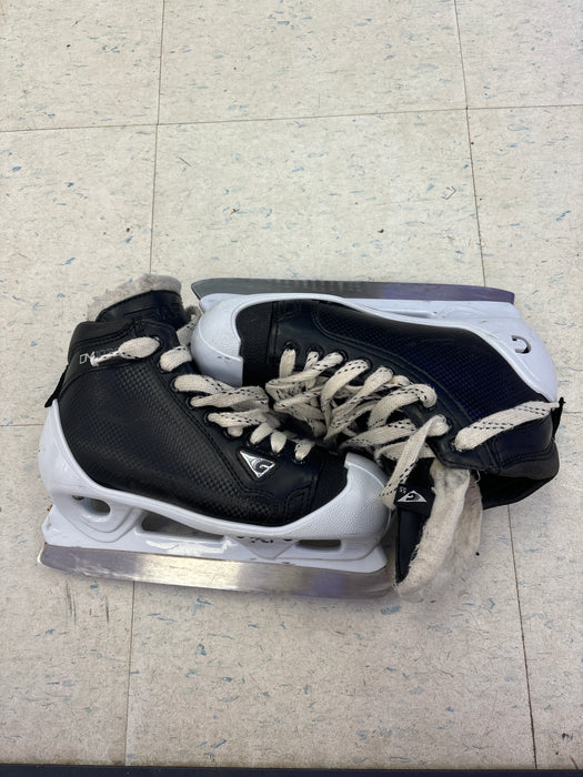 Used Graf DM1030 Size 5.5 Goal Skates