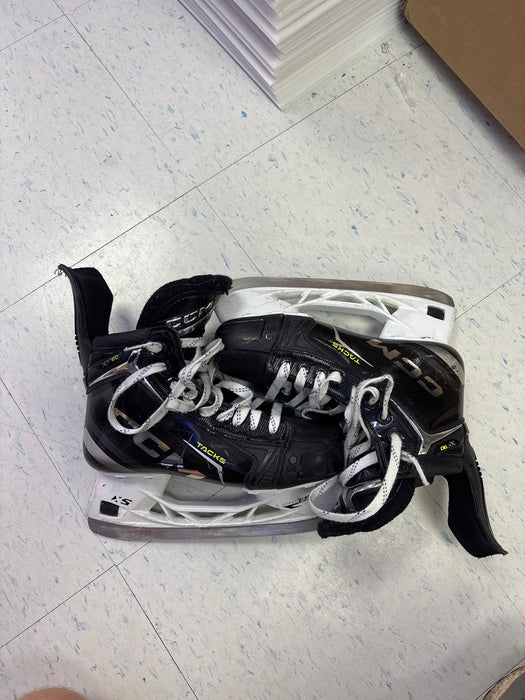 Used CCM Tacks XF90 Size 4.0R Skates