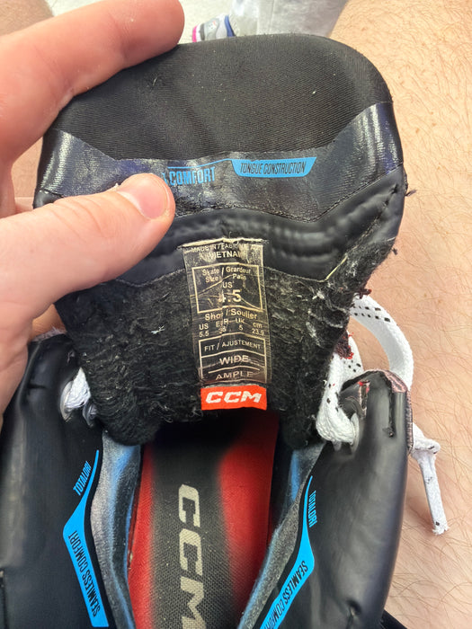 Used CCM JetSpeed FT690 Size 4.5EE Skates