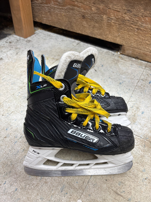 Used Bauer XLP Youth 12.0 Skates