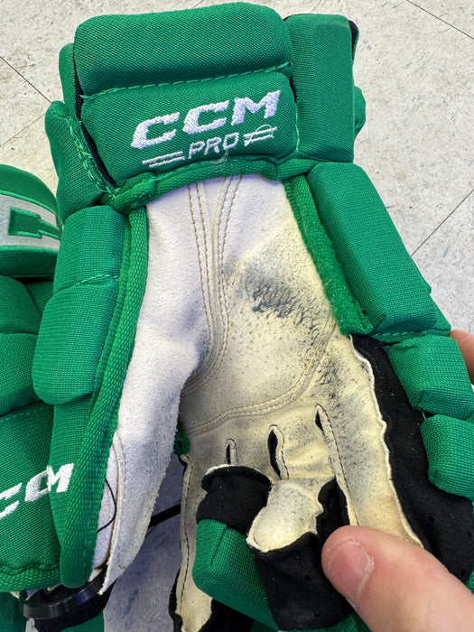 Toronto Maples Leafs Pro Stock CCM 14” Gloves Kral