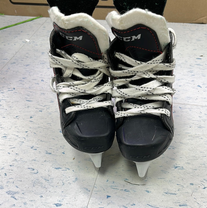 Used CCM JetSpeed FT340 Size 8 Youth Player Skates