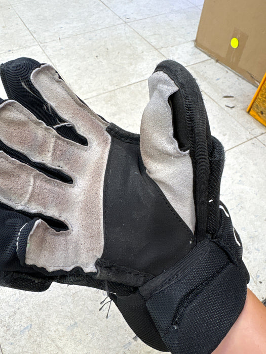Used True Youth 9" Gloves