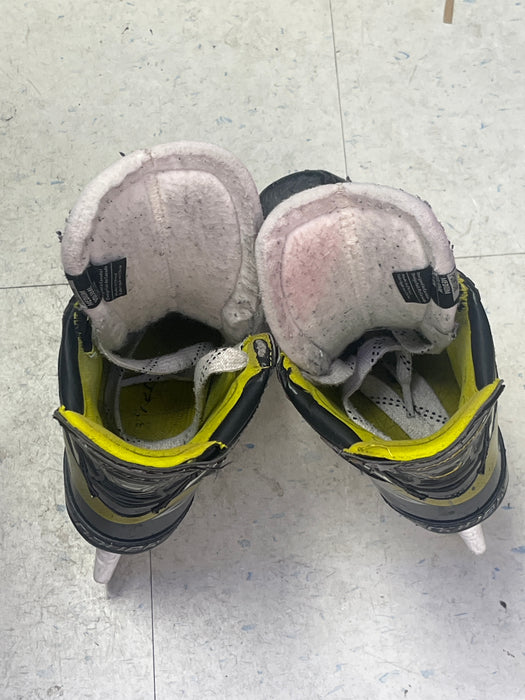 Used Bauer Supreme 3S Size 4 Skates