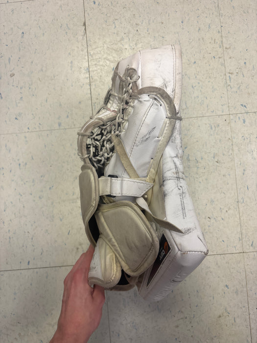 Used Bauer M5 Pro Goal Catcher Senior ￼