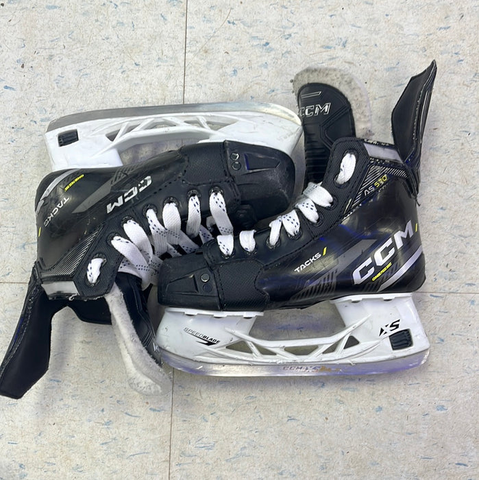 Used CCM Tacks AS-570 Size 1 Player Skates