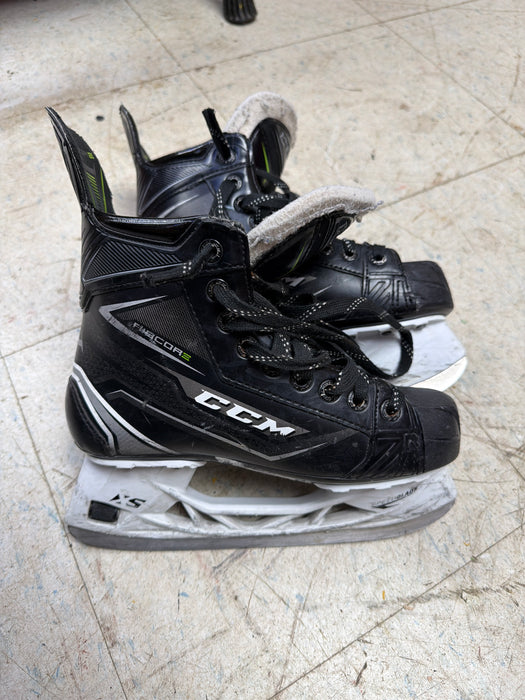 Used CCM Ribcor 76k Size 3.0D Skates