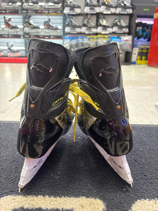 Used True Catalyst 7 Size 2.0R Skates
