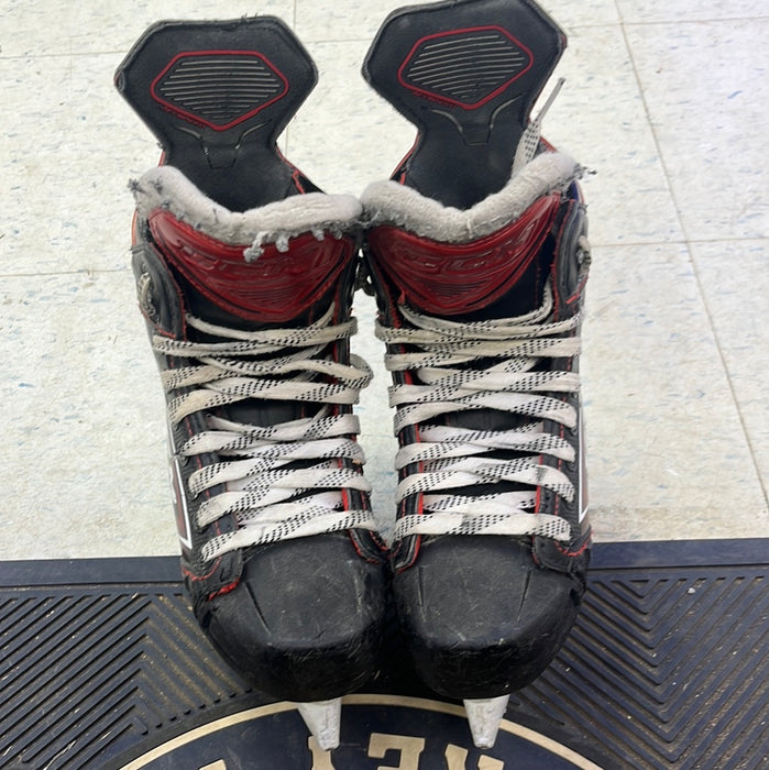 Used CCM JetSpeed FT480 Size 4 Skates