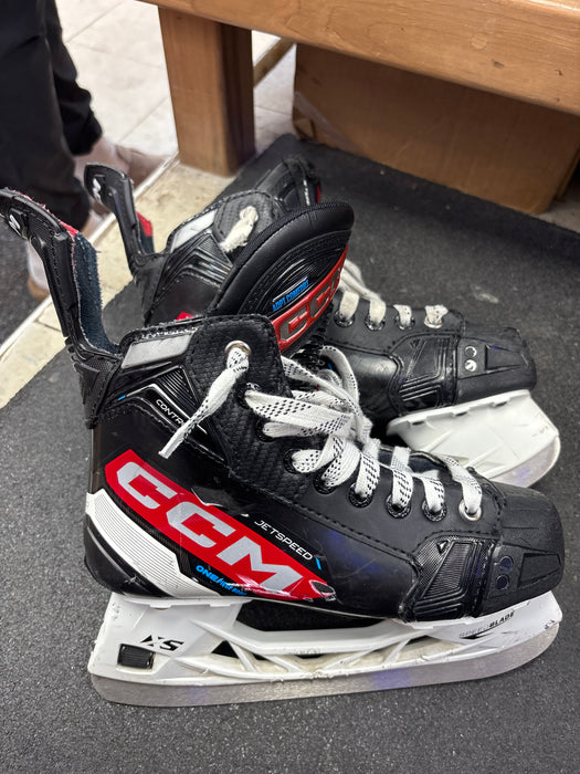 Used CCM JetSpeed Control Size 3.5R Skates