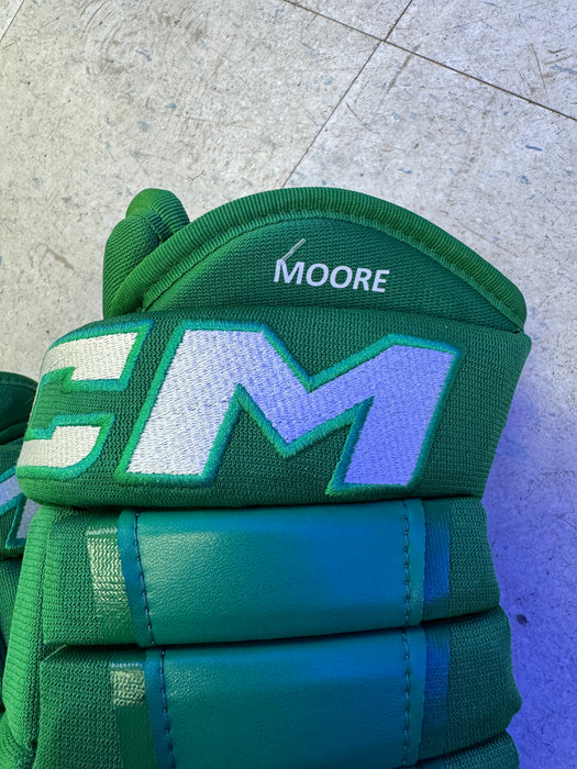Toronto Maples Leafs Pro Stock CCM 14” Gloves - Moore