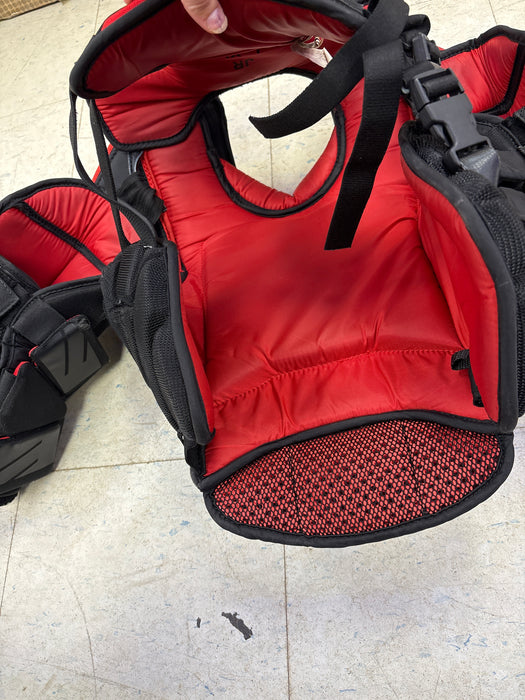Used CCM Extreme Flex E1.5 Junior Large/X-Large Chest Protector