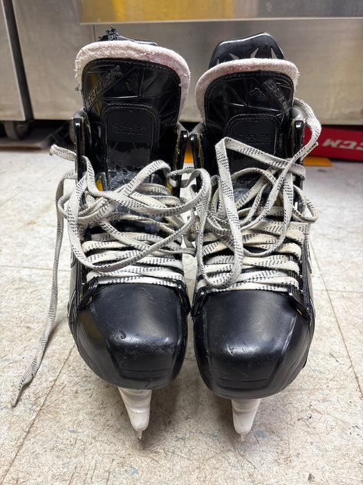 Used Bauer Suprme 1s Size 8.0EE Skates