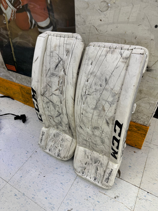 Used CCM R1.5 Leg Pads 26+1”