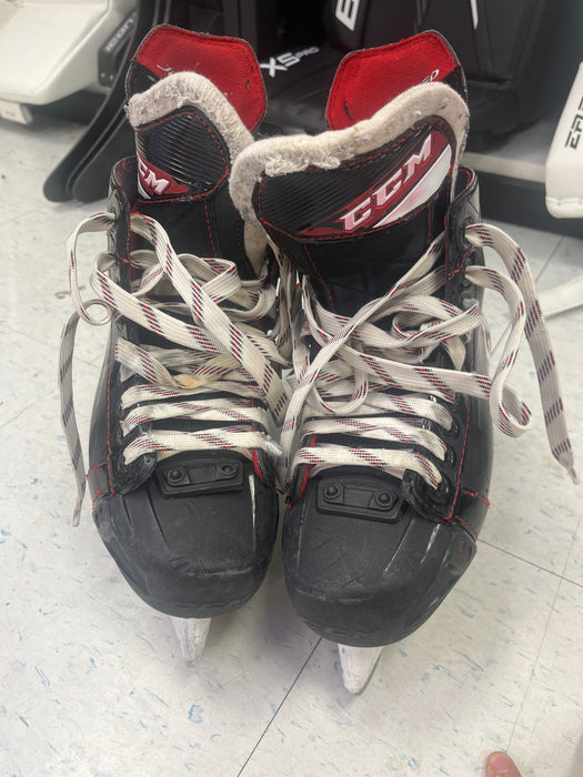 Used CCM JetSpeed FT475 Size 4 Skates