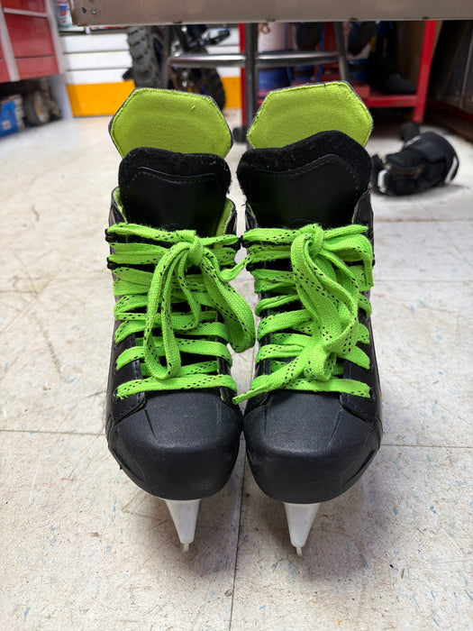 Used CCM Ribcor RIBXT3 Youth 13.0R Skates