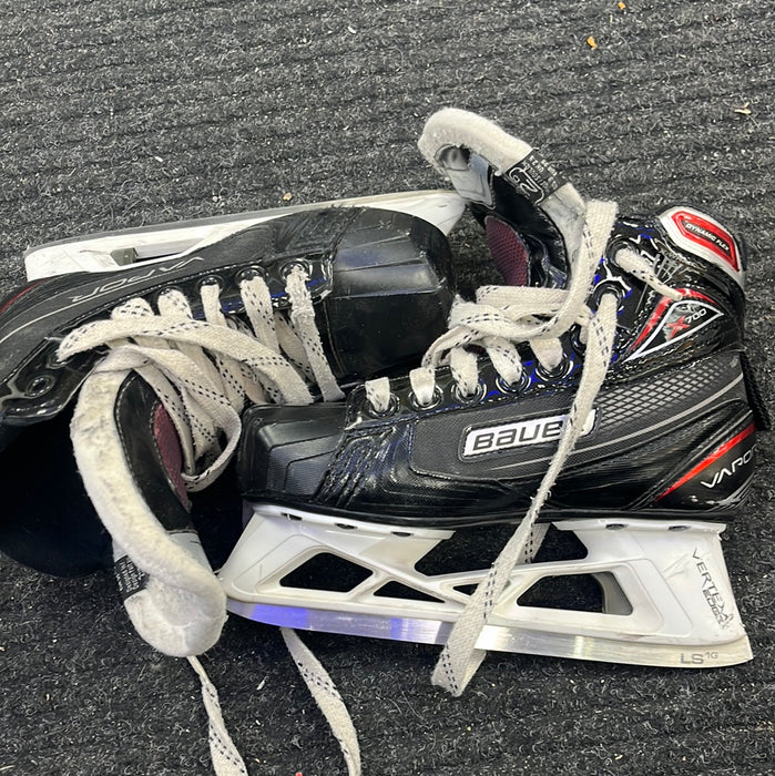 Used Bauer Vapor X700 Size 2 Goal Skates