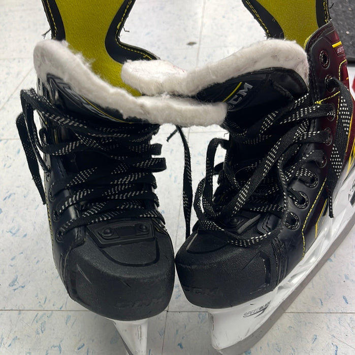 Used CCM SuperTacks 9370 Size 1 Player Skates