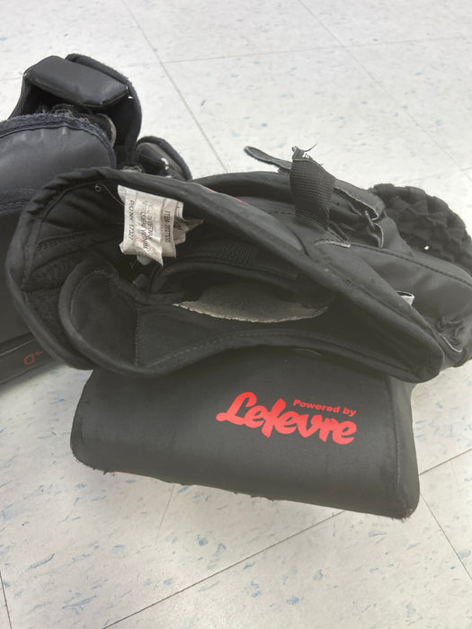 Used CCM EFlex 4.5 Junior Catcher and Blocker Set