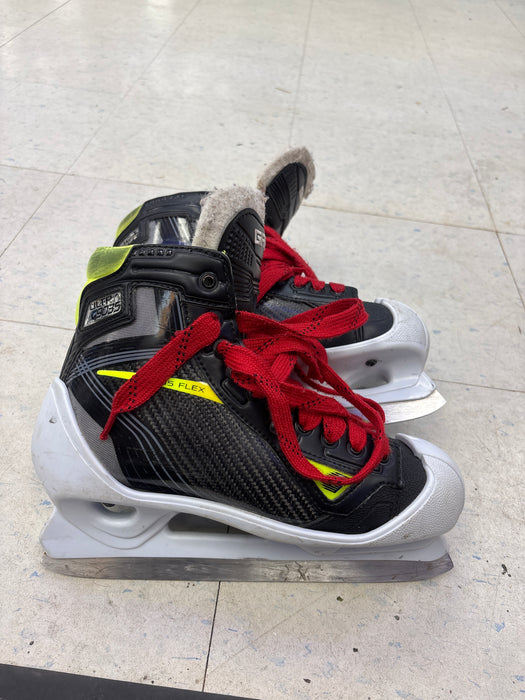 Used Graf Ultra G9035 Size 7.5 Senior Goal Skates