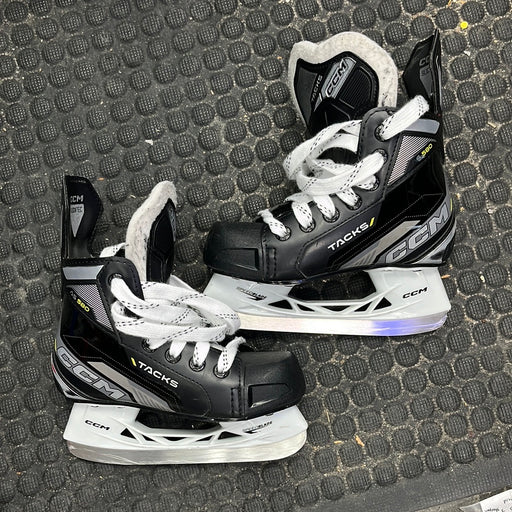 Used CCM Tacks As580 11.5Y Player Skates