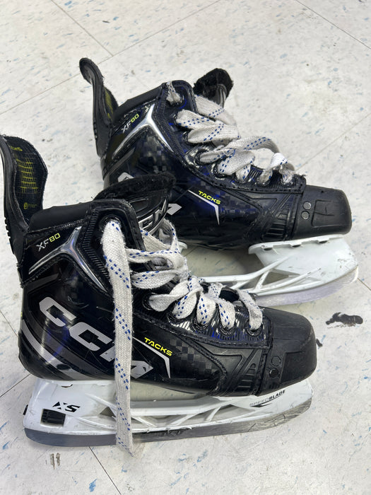 Used CCM Tacks XF80 Junior Player Skates 2.5D