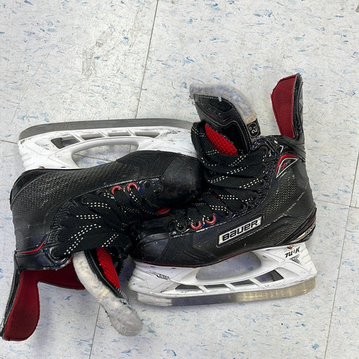 Used Bauer Vapor X700 Size 2.5EE Player Skates