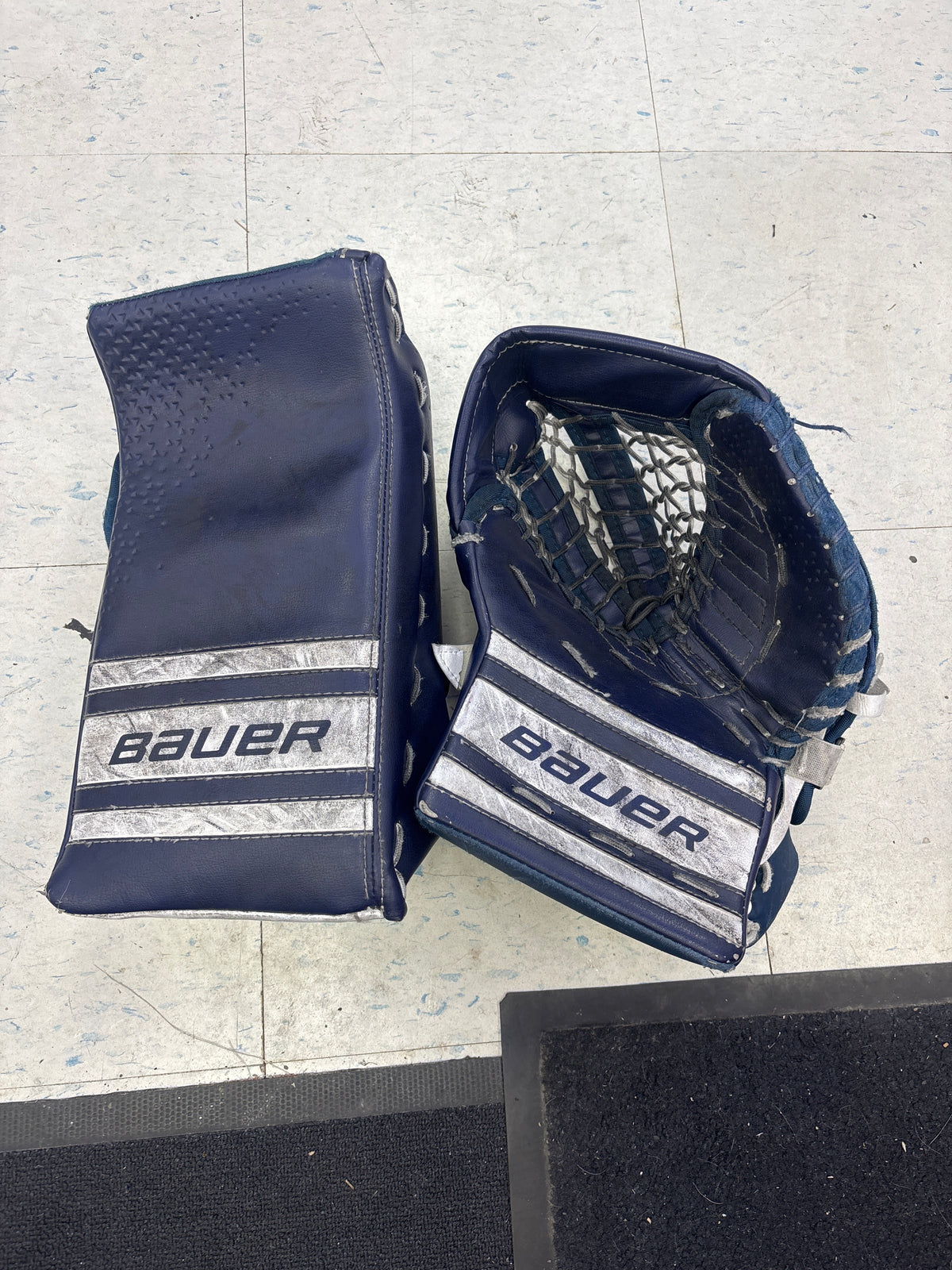 Used Bauer GSX Junior Catcher and Blocker Set — Crow's Sports Hockey