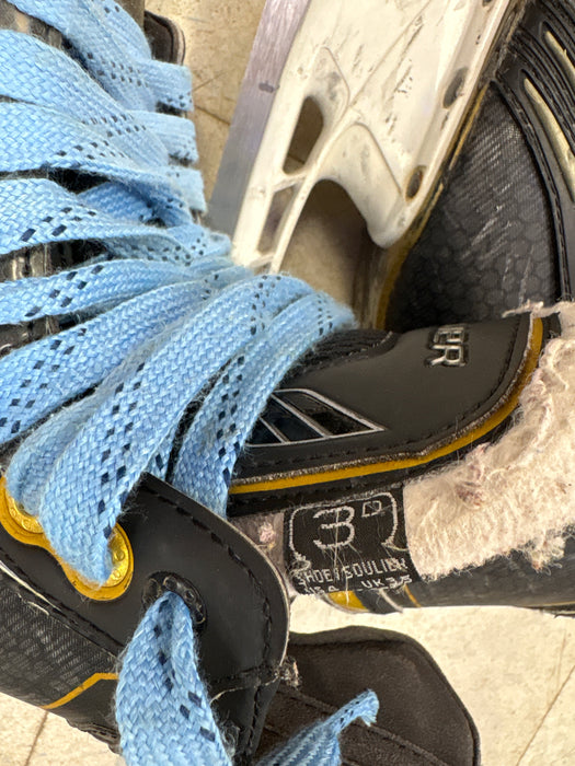 Used Bauer Supreme One.8 Size 3.0D Skates