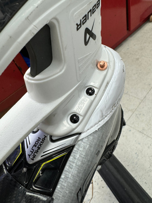 Used Bauer Hyperlite2 Senior Skates Size 7.0 Fit 2