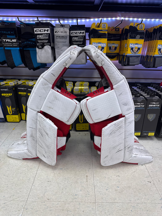 Used Vaughn Velocity V9 30+2” Leg Pads