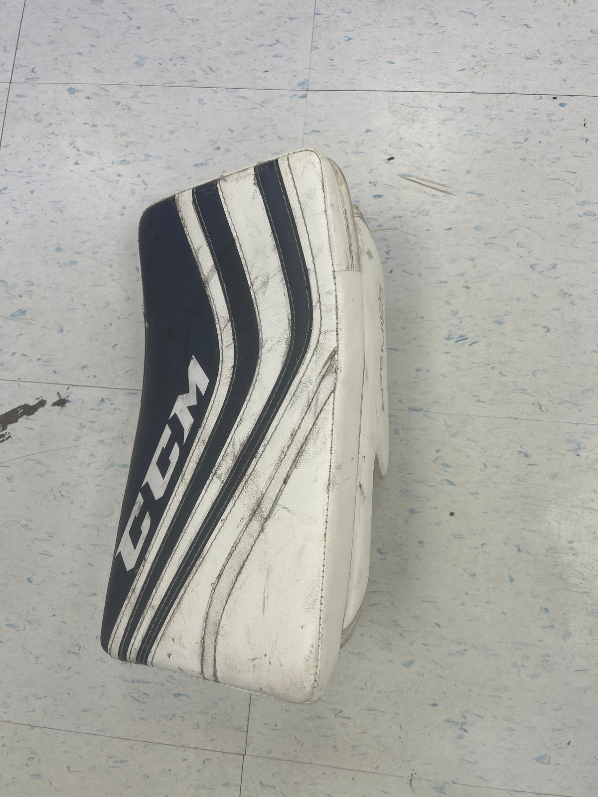 Used CCM Premier R1.5 Junior Blocker — Crow's Sports Hockey