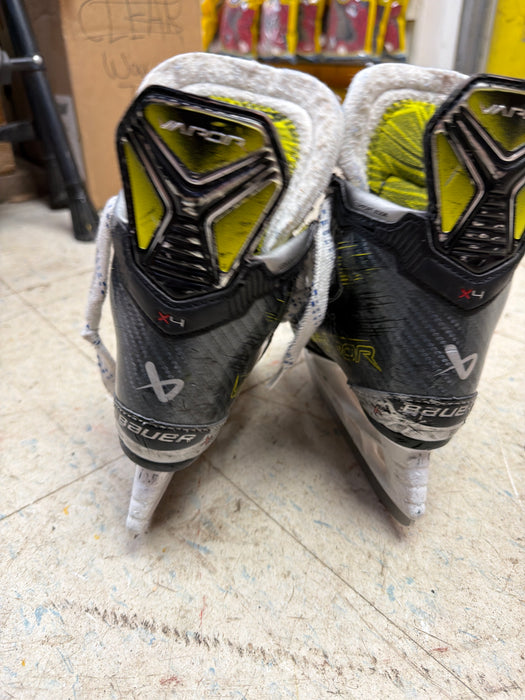 Used Bauer Vapor x4 Youth 10.5D Skates
