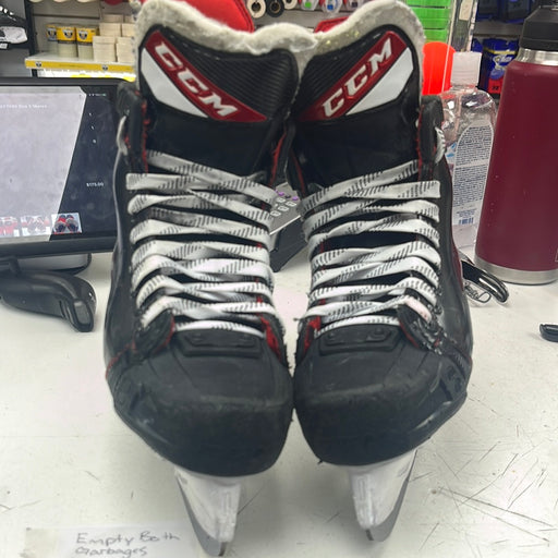 Used CCM Jetspeed FT485 Size 4D Skates