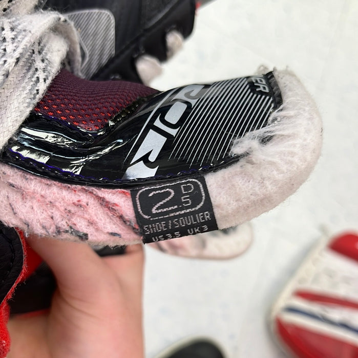 Used Bauer Vapor X2.7 Size 2.5 Goal Skates