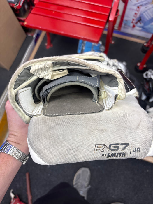Used Warrior R/G7 Junior Catcher