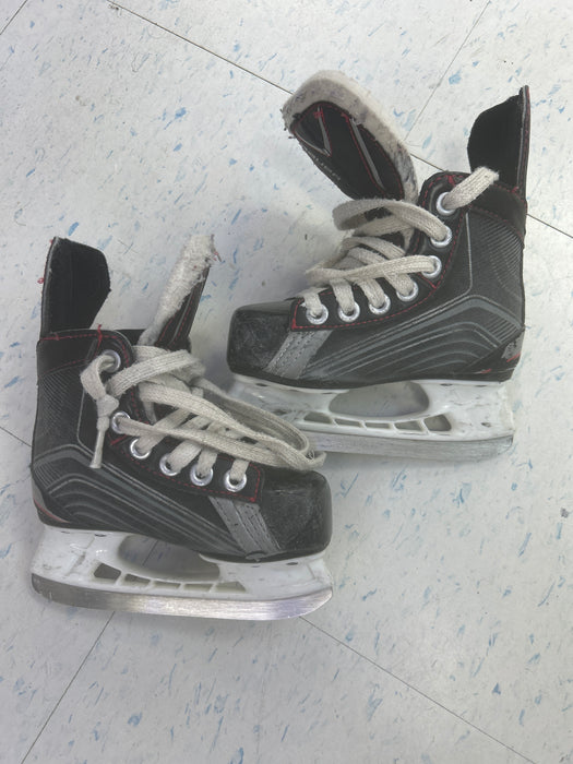 Used Bauer Vapor X200 Youth Player Skates 8.0Y